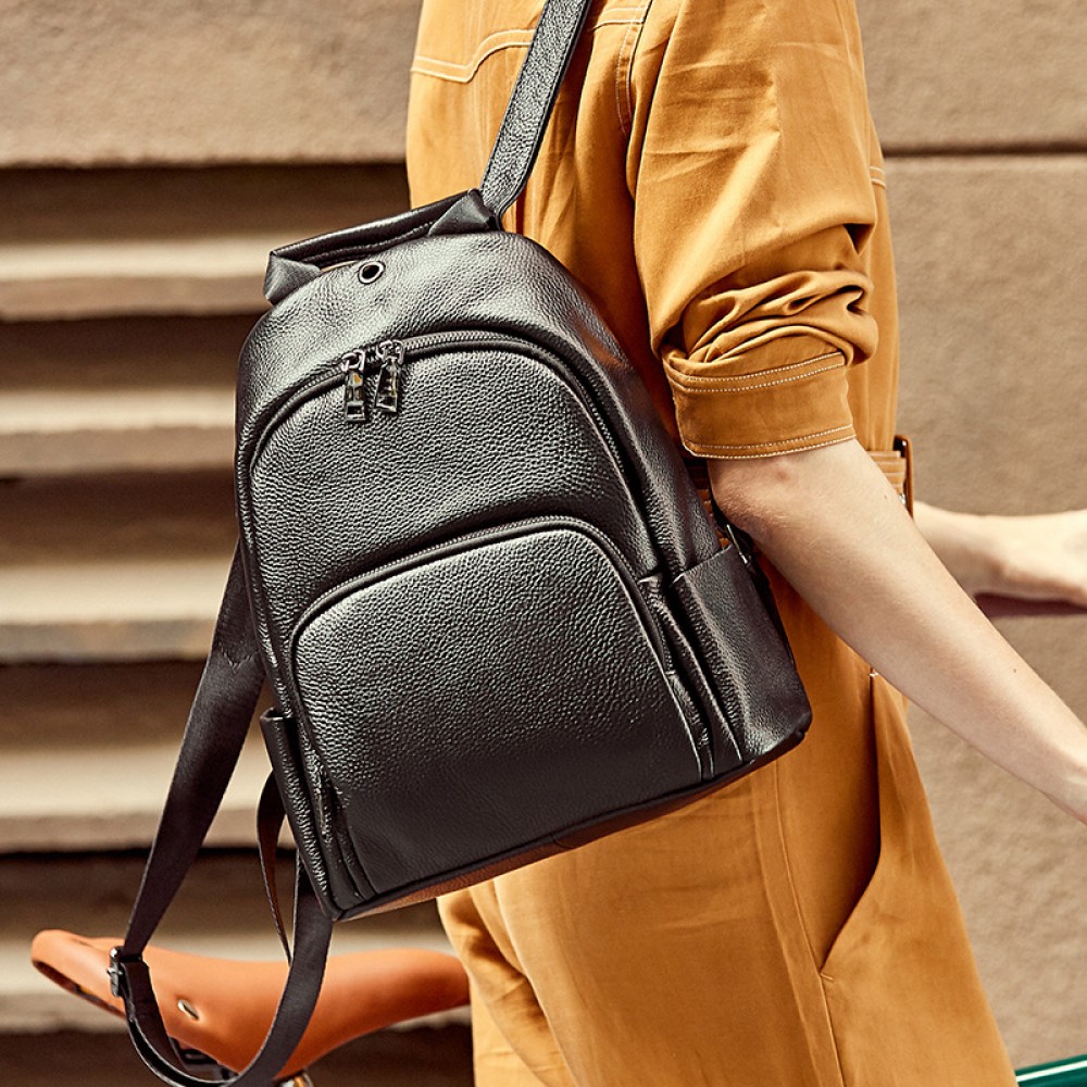 Summer New Leather Shoulder Shoulder Dual-purpose Baotou Cowhide Lady Bag Large Capacity Backpack Travel Bag