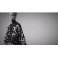 Ms. Feng autumn and winter thickened small flowers warm imitation cashmere shawl cloak