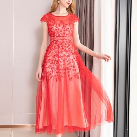 The new dress female Xia Xianqi elegant A-line swing temperament long skirt round neck short sleeve embroidery yarn skirt
