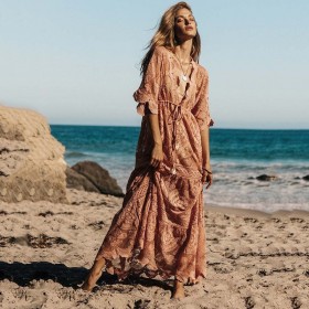 Spring and summer hot pink lace dress loose elastic thin waist sleeves big swing beach holiday sunscreen skirt